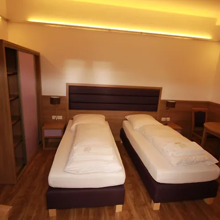 Slamba Hostel
