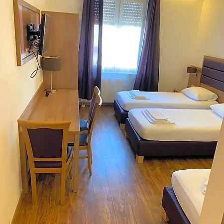 Hostel Slamba