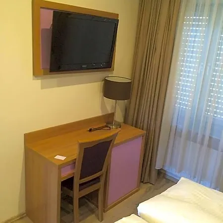 Hostel Slamba *