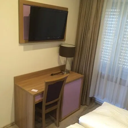 Hostel Slamba *