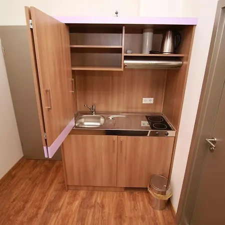 Slamba Hostel *